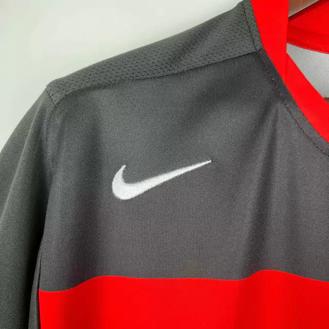 Retrô - Flamengo I 2006 Torcedor Nike Masculina - Vermelho e preto